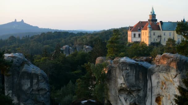 Castelo de Hruba Skala na República Checa — Vídeo de Stock