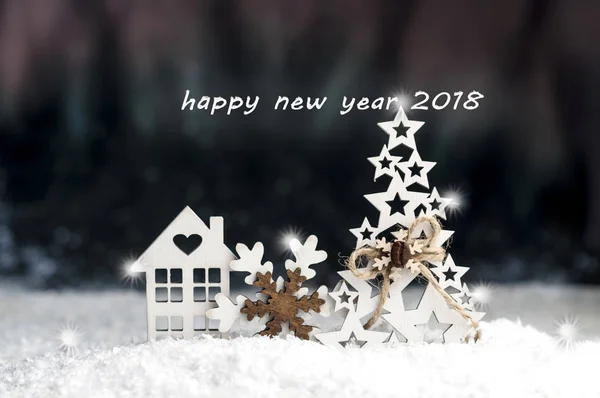 Декоративні новорічні іграшки з дерева, сніжинки, ялини, будинку — стокове фото