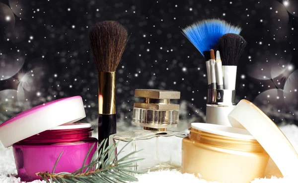 Women's cosmetic beauty accessories, perfume, cream, brushes — Stock Photo, Image