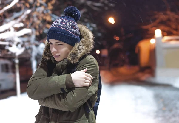 Serious young man on a city street — Stock Photo, Image