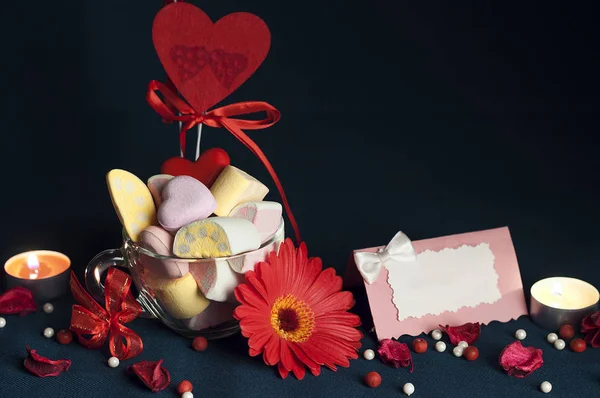 Marshmallows, beautiful accessories for Valentine's Day — Stock Photo, Image