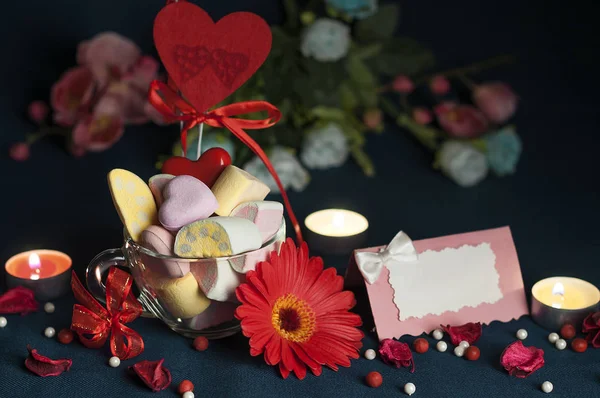 Marshmallow, Sevgililer günü için güzel aksesuarlar — Stok fotoğraf