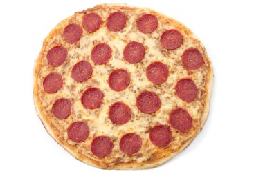 pepperoni pizza, beyaz zemin üzerine izole