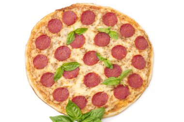 pepperoni pizza, beyaz zemin üzerine izole