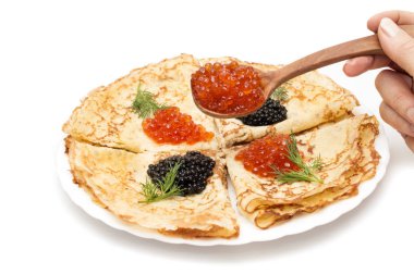 Krep siyah ve kırmızı havyar ile