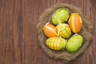 Paskalya yumurtaları. Komik dekorasyon. Mutlu Paskalya
