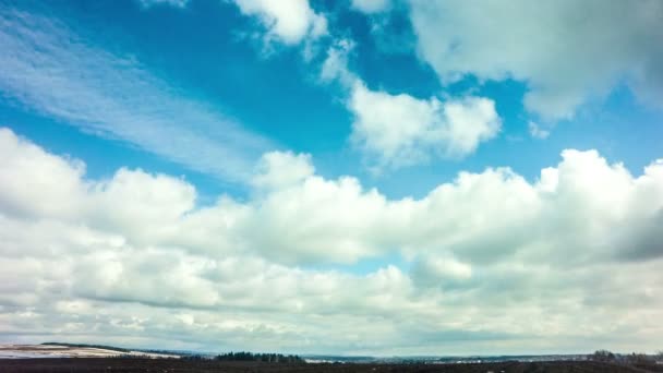 4k Taym voltas céu diurno com nuvens fofas — Vídeo de Stock