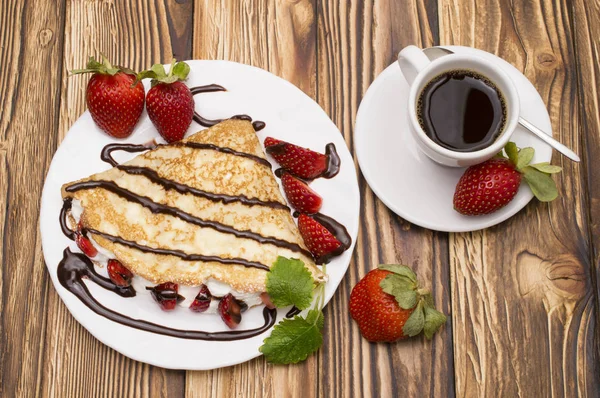 Krep muz ve çilek ile