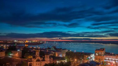 Nijniy Novgorod ok, nehirler Oka ve Volga, akşam zaman süresi geçerse, video döngü izdiham Oka Nehri'nin ağzında