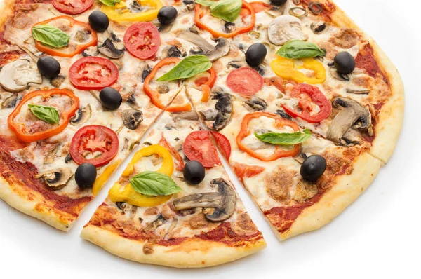 Jambonlu, biberli ve zeytinli pizza