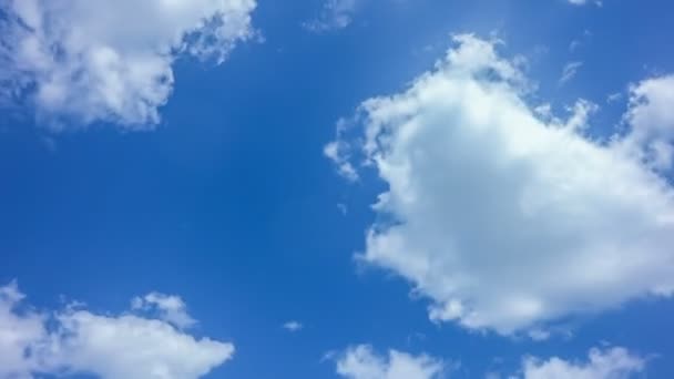 Movimiento simultáneo de nubes de diferentes niveles, lapsos de tiempo, bucle de vídeo — Vídeo de stock