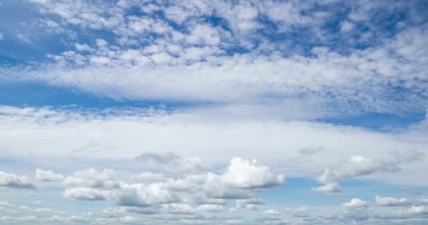 Time-lapse van wolken boven de zee — Stockvideo