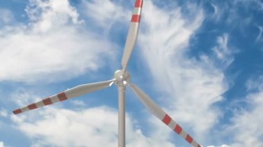 Rüzgar jeneratörü çerçevede bir güzel bulutlar, enerji kaynakları, bulutlar zaman tur alternatif yöntemler kullanarak kavramı