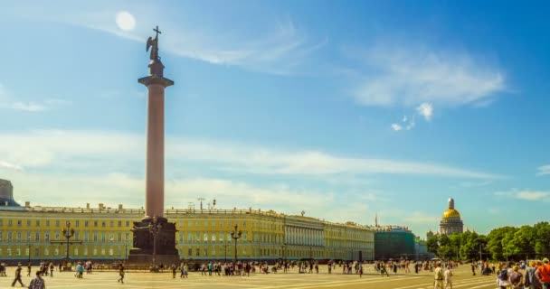 Санкт-Петербург, Дворцовая площадь. Александр Колонна, летний солнечный день, тайм-аут — стоковое видео