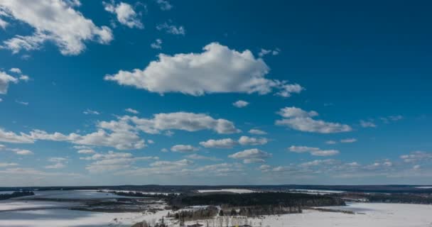 Movimiento simultáneo de nubes de diferentes niveles, lapsos de tiempo, bucle de vídeo — Vídeos de Stock