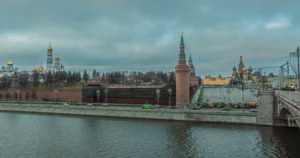 Gennaio 2020, Mosca Russia, fiume Mosca, lapse serale, 4k, bellissimo paesaggio urbano serale . — Video Stock