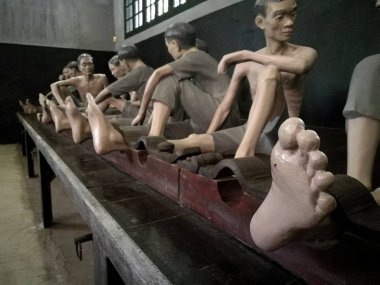 Memorial hapis iç heykeller 