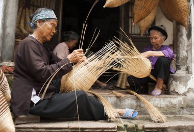 Vietnamlı kadınları balık yapma tuzakları