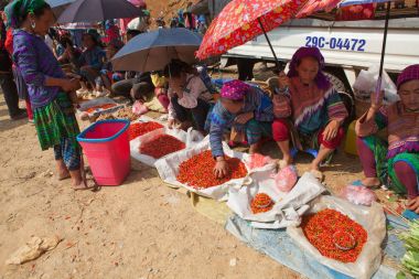 Hmong kabile insanlar satış acı biber