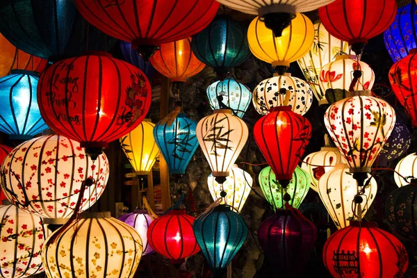 Fener aydınlatma tam ay gece Hoi An, Vietnam