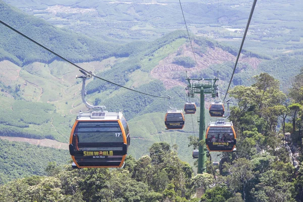 Tourists on cable cars — Stock Photo, Image