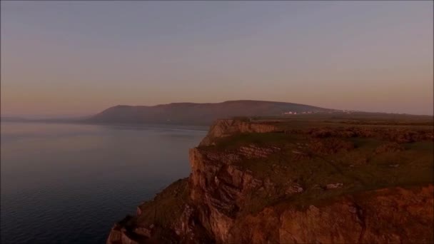 Rhossili cliffs at Worms Head — Stock Video