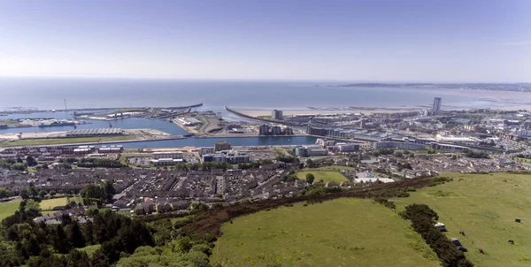 Ciudad de Swansea desde Kilvey Hill — Foto de Stock