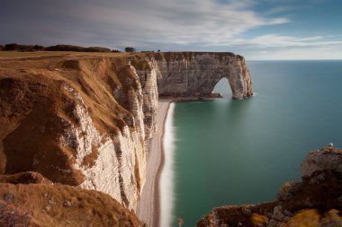 Uçurum ve Manneporte arch Etretat adlı