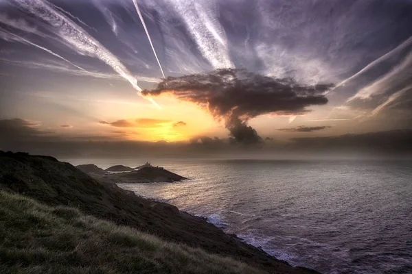 Swansea cogumelo nuvem nascer do sol — Fotografia de Stock