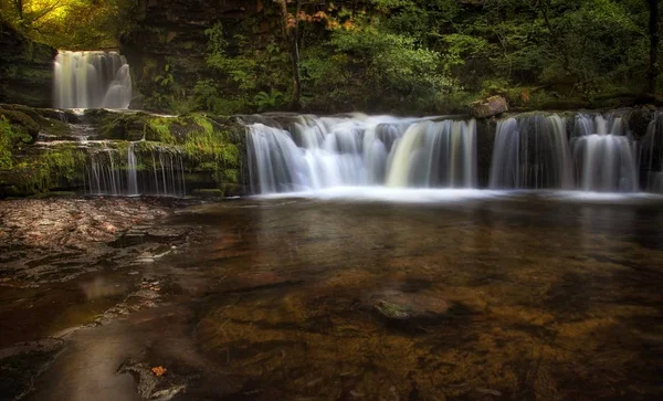 Sgwd Ddwli Isaf watervallen-Zuid-Wales — Stockfoto