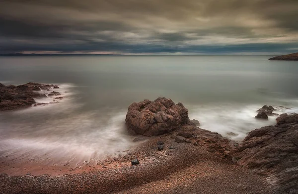 Long Exposure Beautiful Pebbled Coastline Rotherslade Bay Donkey Rock Gower — Stock Photo, Image