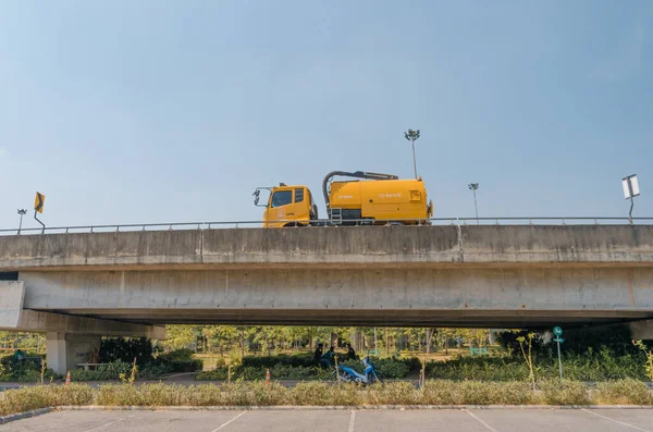 Water Distribution Vehicles Expressways Park — Stock Photo, Image