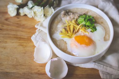 pirinç lapası ile zemin beyaz çiçekler o ses tonuyla bozuğu vintage