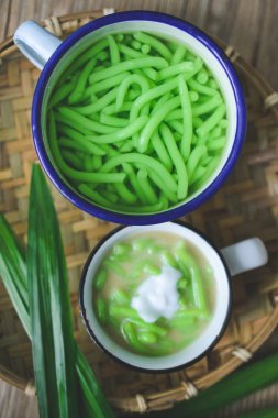 Tay tatlı, Tayland Mutfağı, Pirinç Noodle ile yemiş pirinç yapılmış