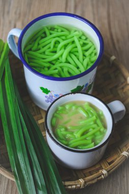 Tay tatlı, Tayland Mutfağı, Pirinç Noodle ile yemiş pirinç yapılmış