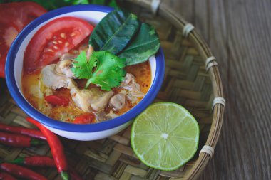 Tay baharatlı tavuk çorbası, Tayland Mutfağı, Tay gıda, baharatlı çorba