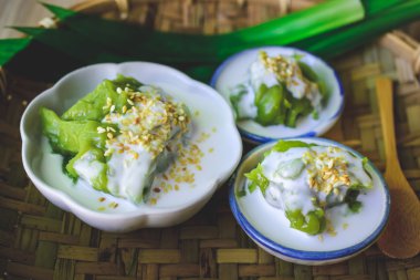 Lezzetli Tay tatlı, Hindistan cevizi hindistan cevizi sütü ile tatlı puding 