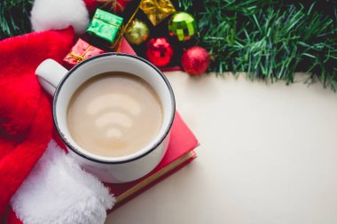 WiFi sembolü Santa şapka ve dekorasyon ve Bla ile kahve Kupası