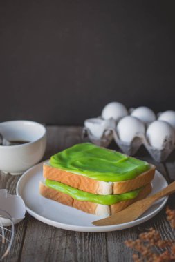 mola zamanı, pandan muhallebi krem üzerinde zamanla kahve tost, ea