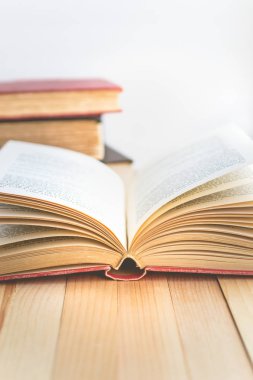 Açık kitap ve kitap kopya alanı gevşeme ve c ile yığını