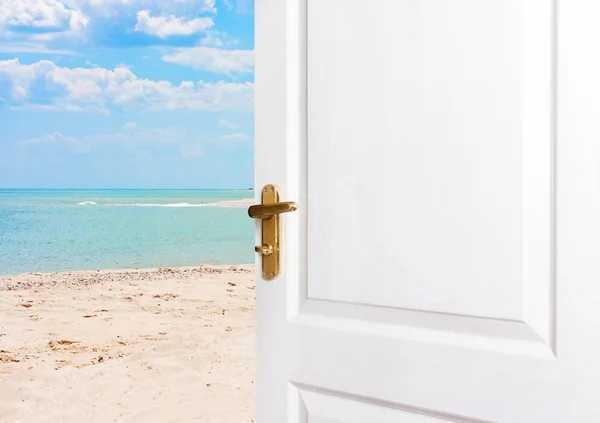 Open doors to the beach