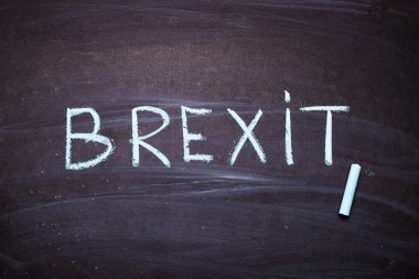 Brexit kelimesi kara tahtaya tebeşirle yazılmıştır. AB ve İngiltere siyaseti