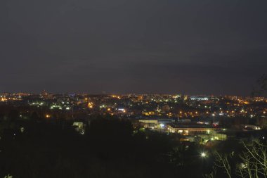 Gece şehir manzarası