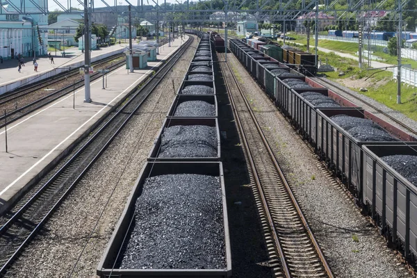 Comboio ferroviário com carvão — Fotografia de Stock