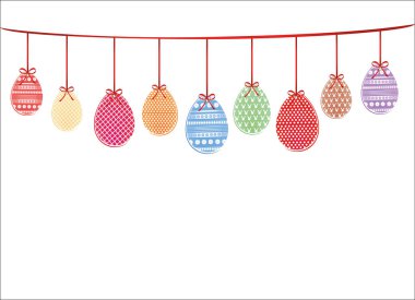 Paskalya yumurtaları bir şerit yay ile dayan. Tebrik kartı veya davet