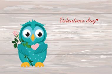 Şirin mavi owlet vermek için bekleyen bir çiçek pembe Gül ve kalp