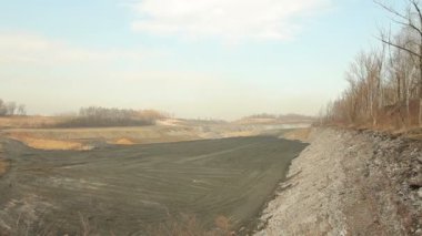 Atık siyah kömür madenciliği, depolama alanları ve dökümleri, kül çorak 