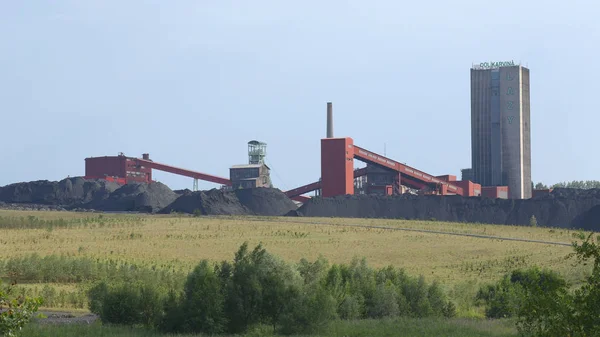 Mina de carbón negro, minería de carbón recuperada, ciudad Orlova Lazy —  Fotos de Stock