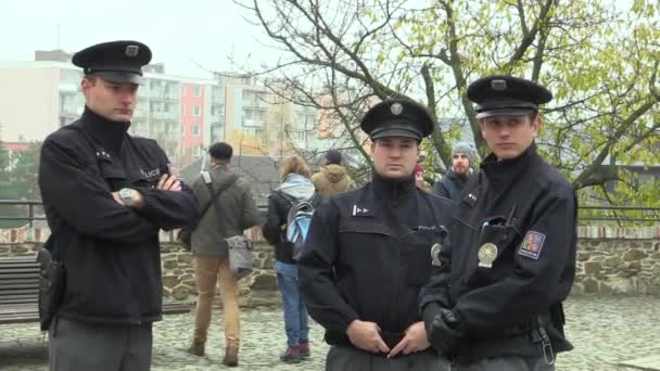 President van de Tsjechische Republiek Milos Zeman Mohelnice in de regio Olomouc, politiebescherming te bezoeken — Stockvideo