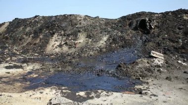 Eski döküm toksik atık, kirlenmiş toprak doğadan etkileri ve kimyasal maddeler ve petrol, çevre felaketi, çevre kirliliği ile su